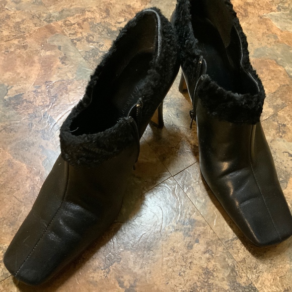 ENZO ANGIOLINI FUR TRIM ANKLE BLACK LEATHER BOOTS - Picture 1 of 7